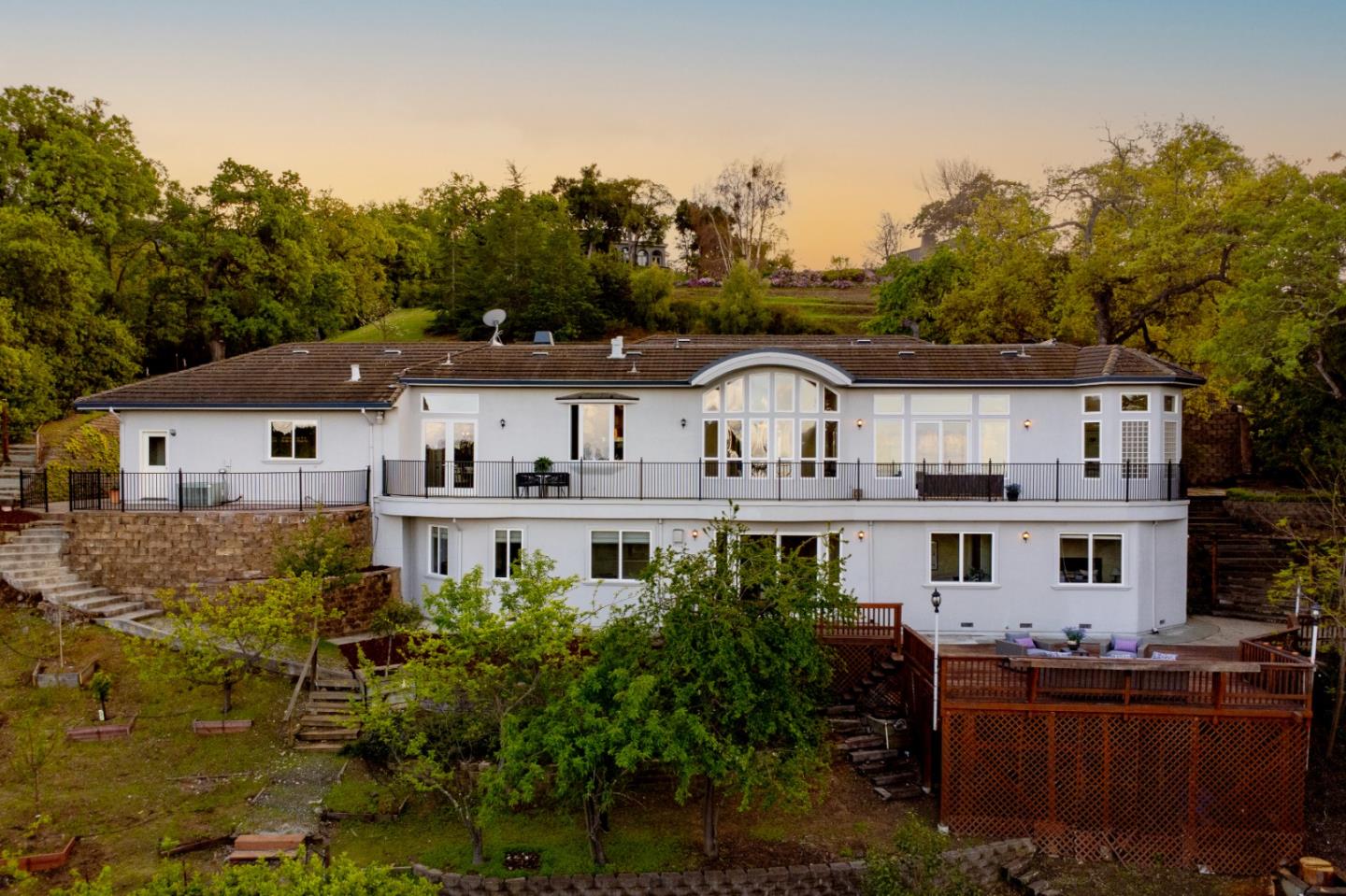 Detail Gallery Image 65 of 86 For 16060 Cerro Vista Dr, Los Gatos,  CA 95032 - 5 Beds | 3/1 Baths
