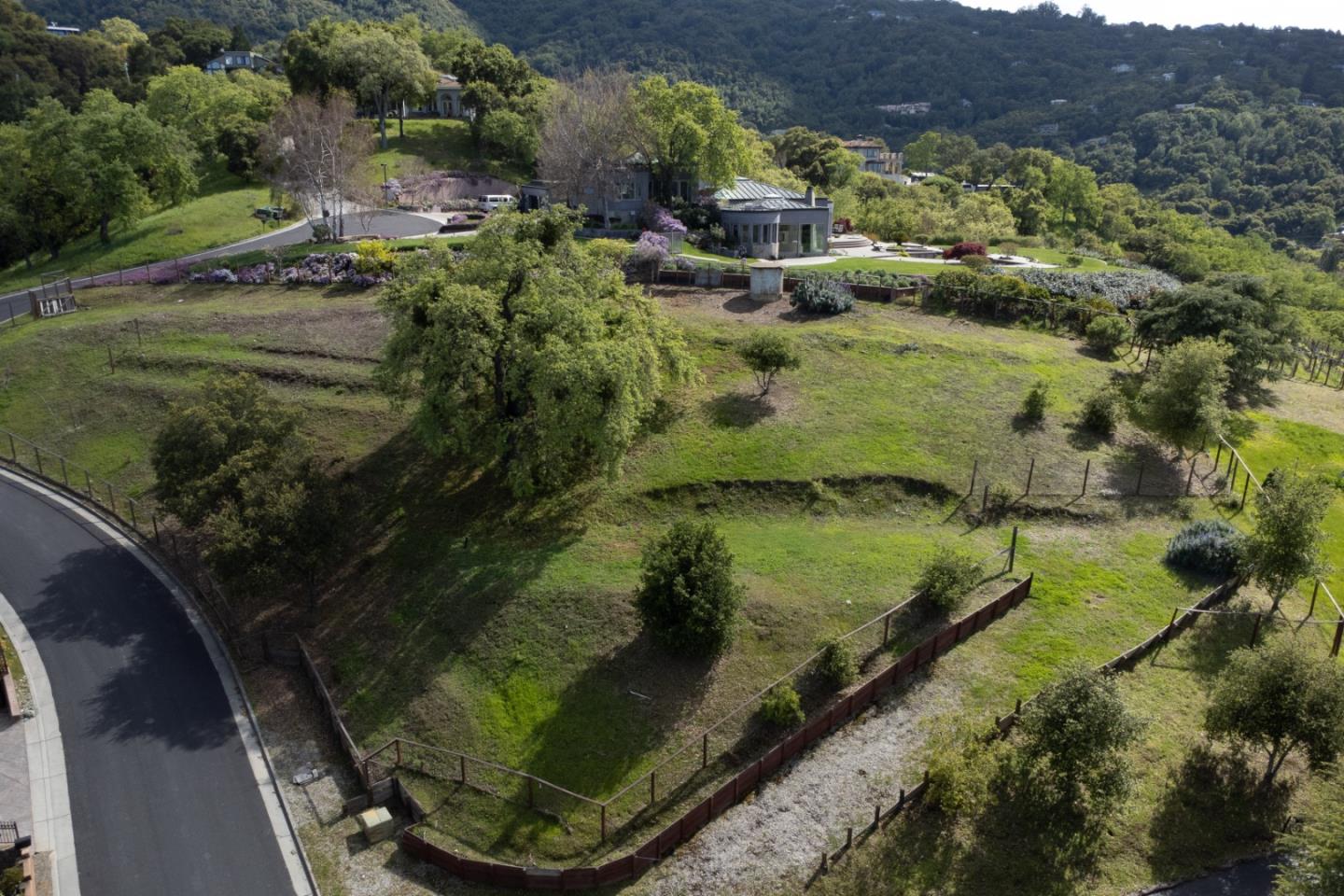 Detail Gallery Image 78 of 86 For 16060 Cerro Vista Dr, Los Gatos,  CA 95032 - 5 Beds | 3/1 Baths