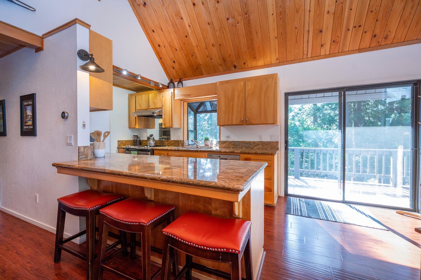 Detail Gallery Image 10 of 70 For 2088 Castlewood Ln #11,  Arnold,  CA 95223 - 4 Beds | 3/1 Baths