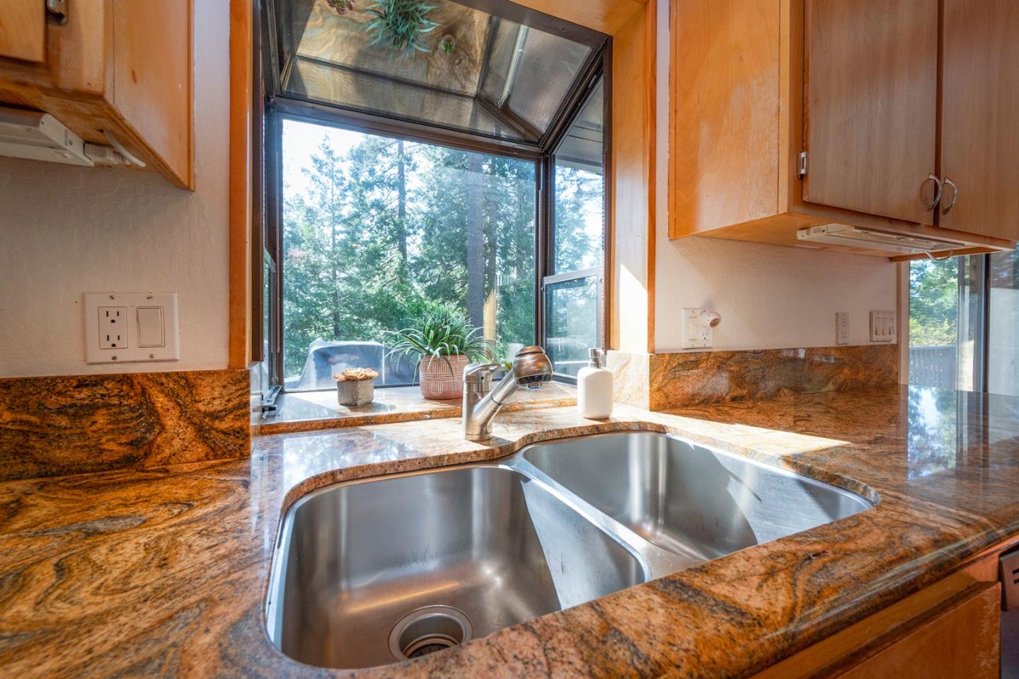 Detail Gallery Image 18 of 70 For 2088 Castlewood Ln #11,  Arnold,  CA 95223 - 4 Beds | 3/1 Baths