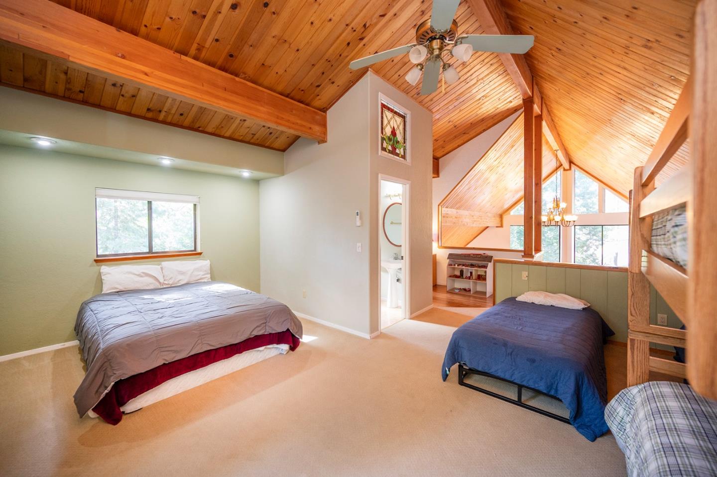 Detail Gallery Image 29 of 70 For 2088 Castlewood Ln #11,  Arnold,  CA 95223 - 4 Beds | 3/1 Baths