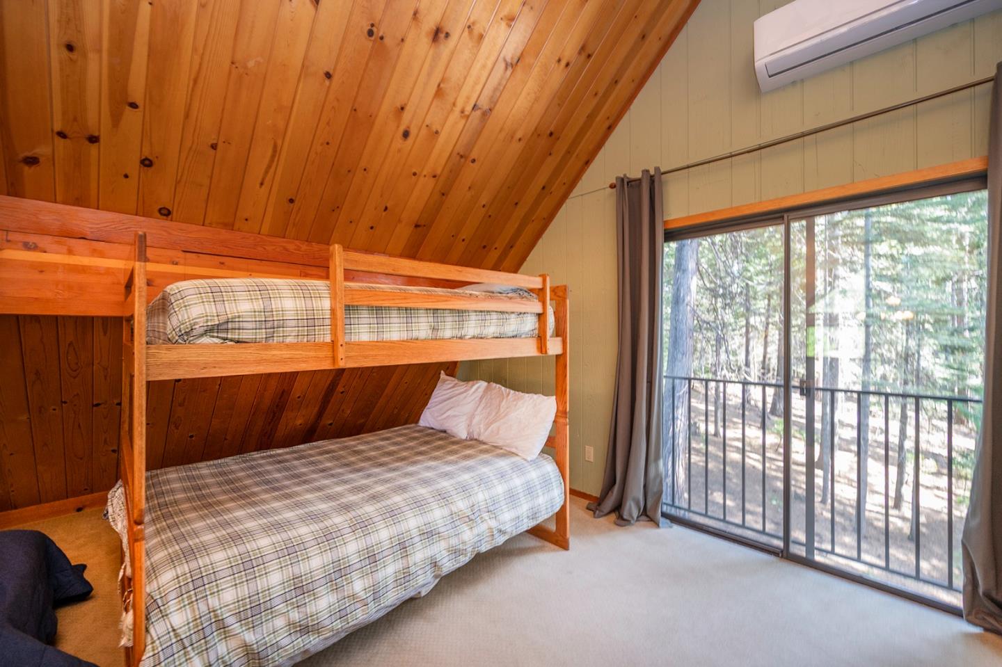 Detail Gallery Image 30 of 70 For 2088 Castlewood Ln #11,  Arnold,  CA 95223 - 4 Beds | 3/1 Baths