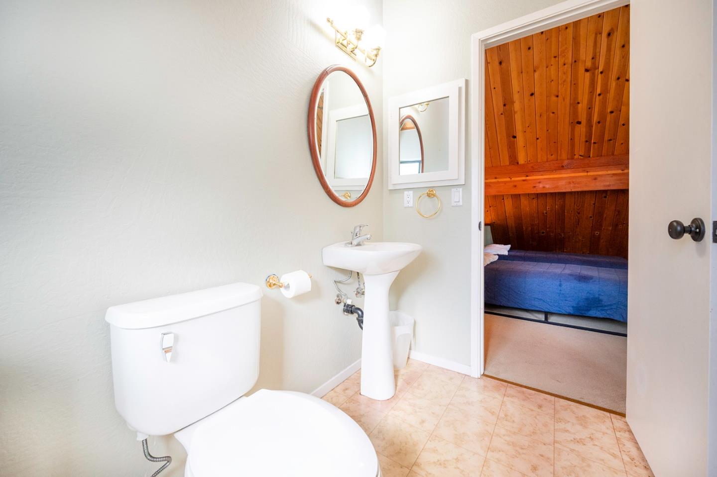 Detail Gallery Image 33 of 70 For 2088 Castlewood Ln #11,  Arnold,  CA 95223 - 4 Beds | 3/1 Baths