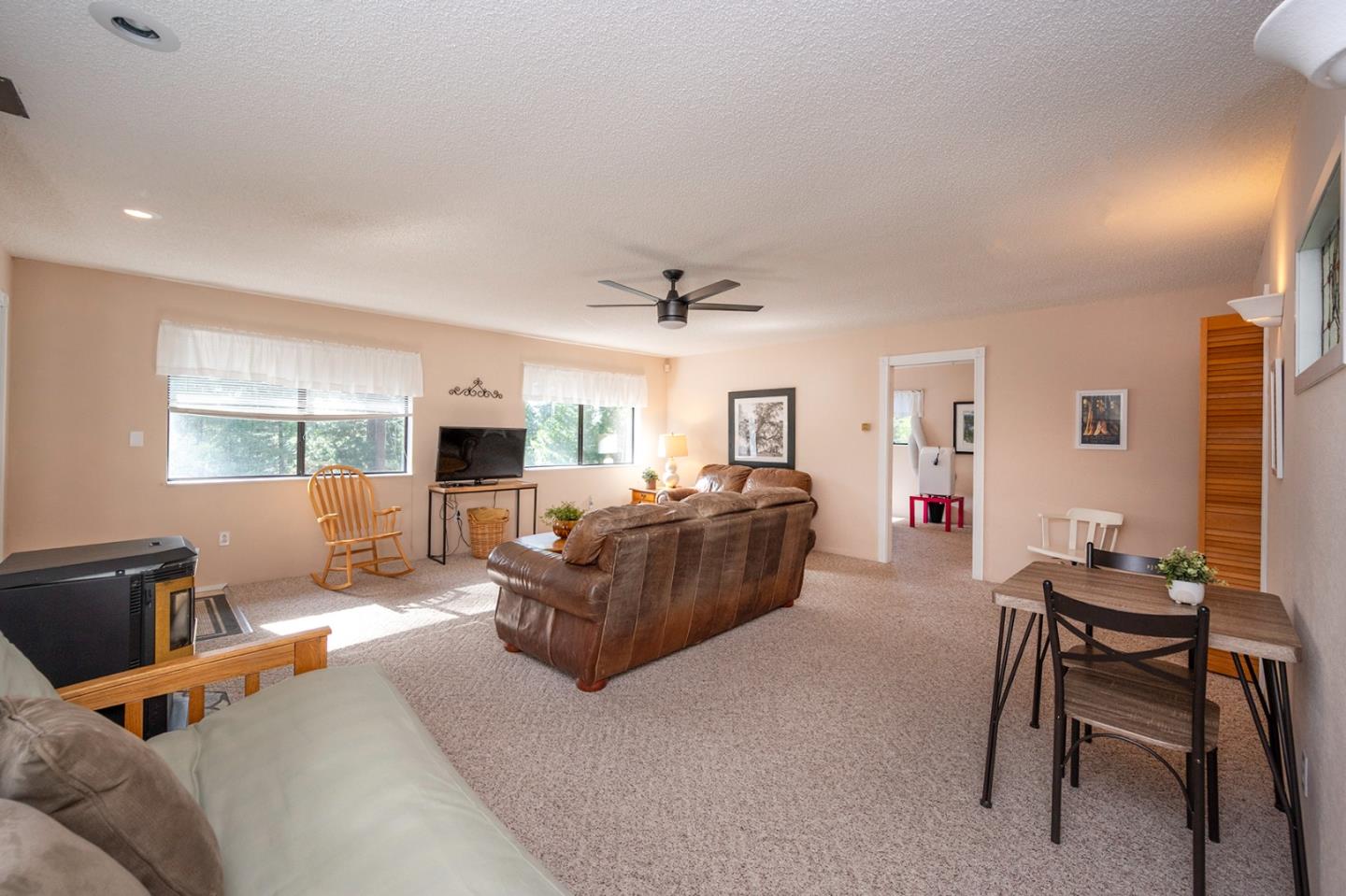 Detail Gallery Image 36 of 70 For 2088 Castlewood Ln #11,  Arnold,  CA 95223 - 4 Beds | 3/1 Baths