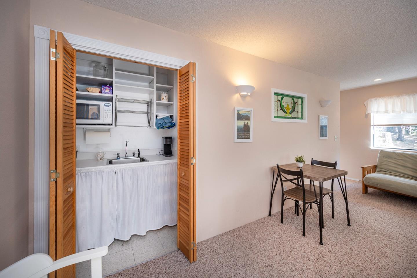 Detail Gallery Image 37 of 70 For 2088 Castlewood Ln #11,  Arnold,  CA 95223 - 4 Beds | 3/1 Baths