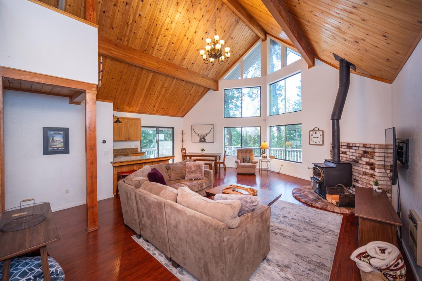 Detail Gallery Image 5 of 70 For 2088 Castlewood Ln #11,  Arnold,  CA 95223 - 4 Beds | 3/1 Baths