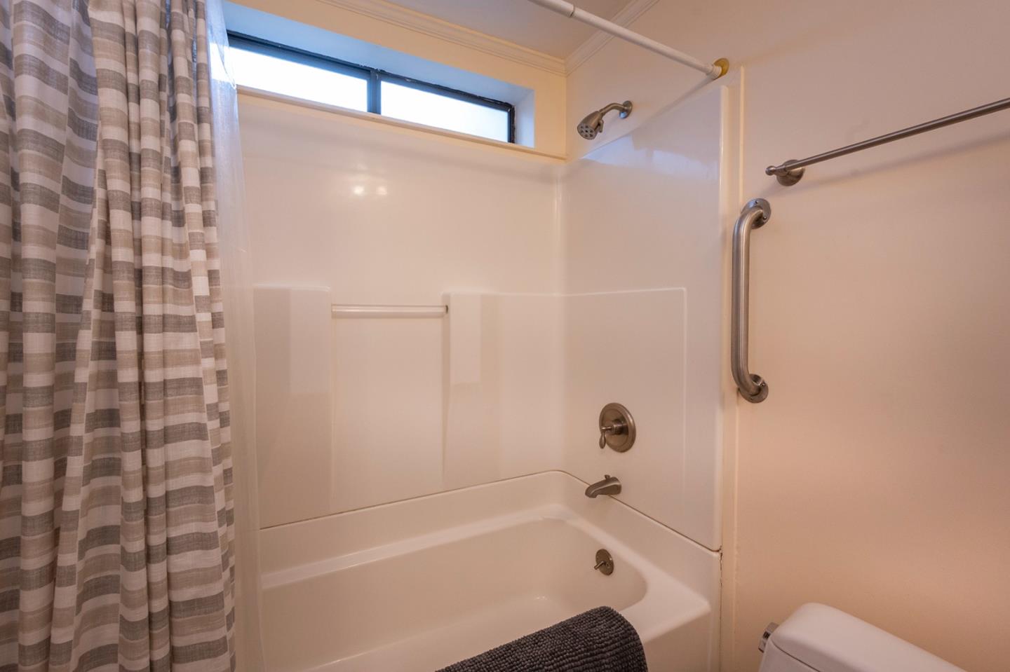 Detail Gallery Image 53 of 70 For 2088 Castlewood Ln #11,  Arnold,  CA 95223 - 4 Beds | 3/1 Baths