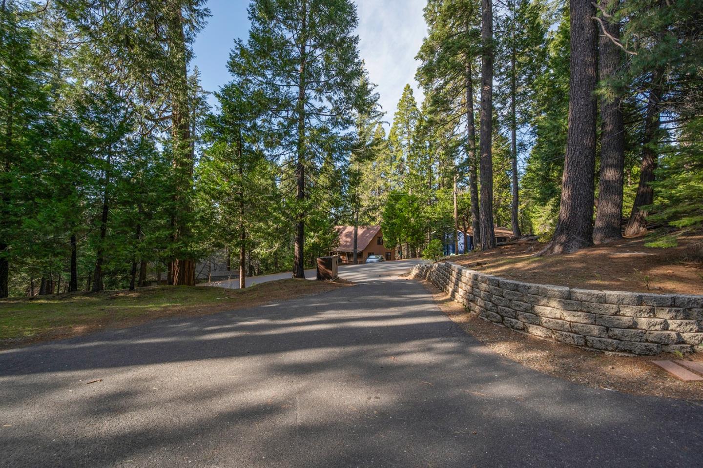 Detail Gallery Image 70 of 70 For 2088 Castlewood Ln #11,  Arnold,  CA 95223 - 4 Beds | 3/1 Baths
