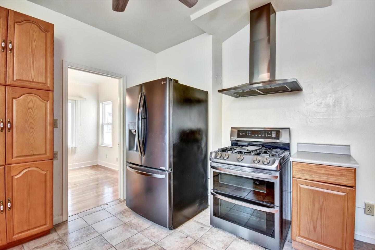 Detail Gallery Image 12 of 33 For 325 Capitol St, Salinas,  CA 93901 - 3 Beds | 1 Baths