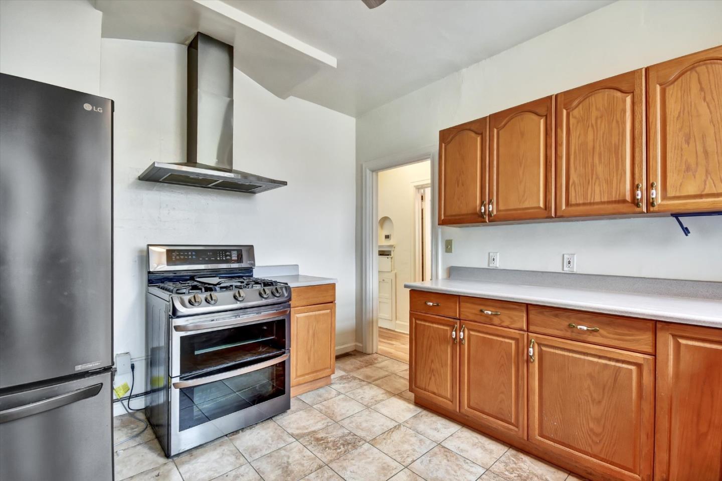 Detail Gallery Image 13 of 33 For 325 Capitol St, Salinas,  CA 93901 - 3 Beds | 1 Baths