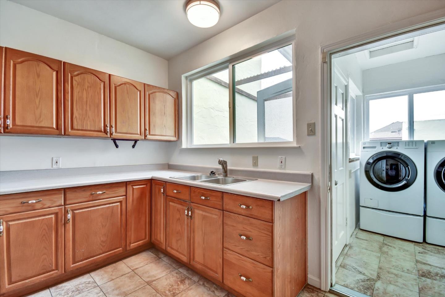 Detail Gallery Image 14 of 33 For 325 Capitol St, Salinas,  CA 93901 - 3 Beds | 1 Baths
