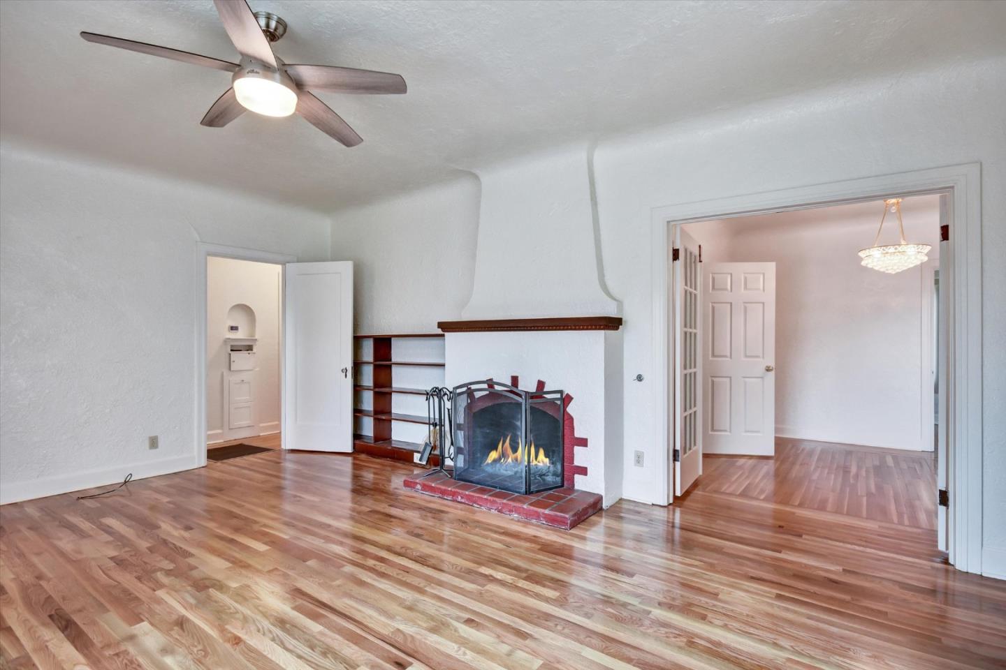 Detail Gallery Image 7 of 33 For 325 Capitol St, Salinas,  CA 93901 - 3 Beds | 1 Baths