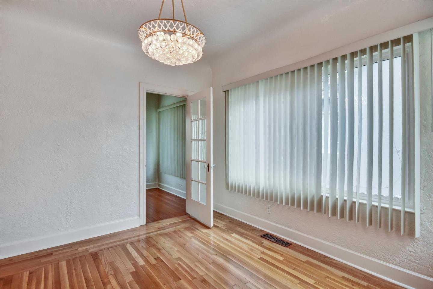 Detail Gallery Image 8 of 33 For 325 Capitol St, Salinas,  CA 93901 - 3 Beds | 1 Baths