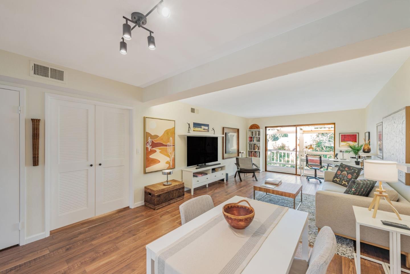 Detail Gallery Image 16 of 42 For 5351 Cribari Dell, San Jose,  CA 95135 - 2 Beds | 2 Baths