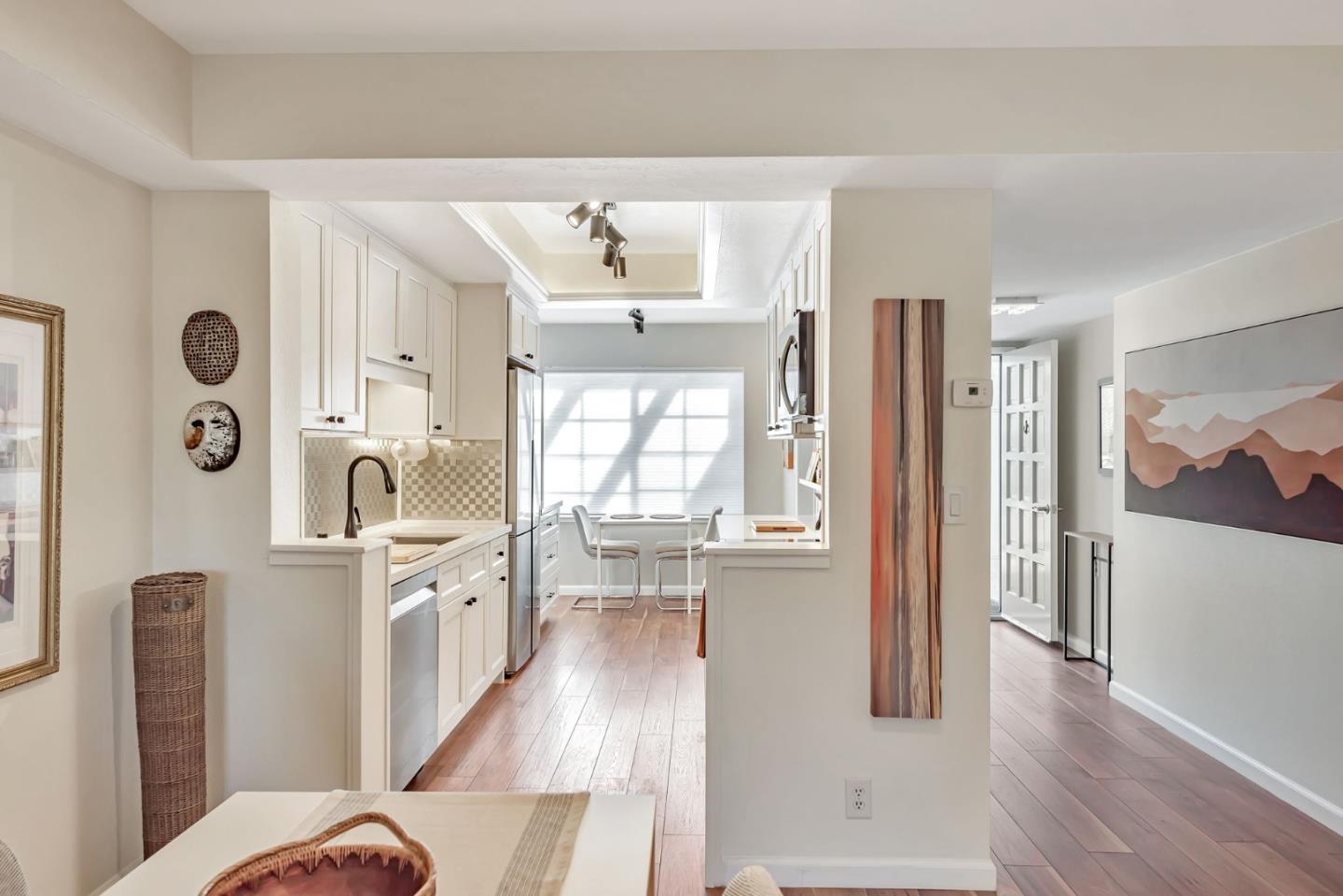 Detail Gallery Image 8 of 42 For 5351 Cribari Dell, San Jose,  CA 95135 - 2 Beds | 2 Baths