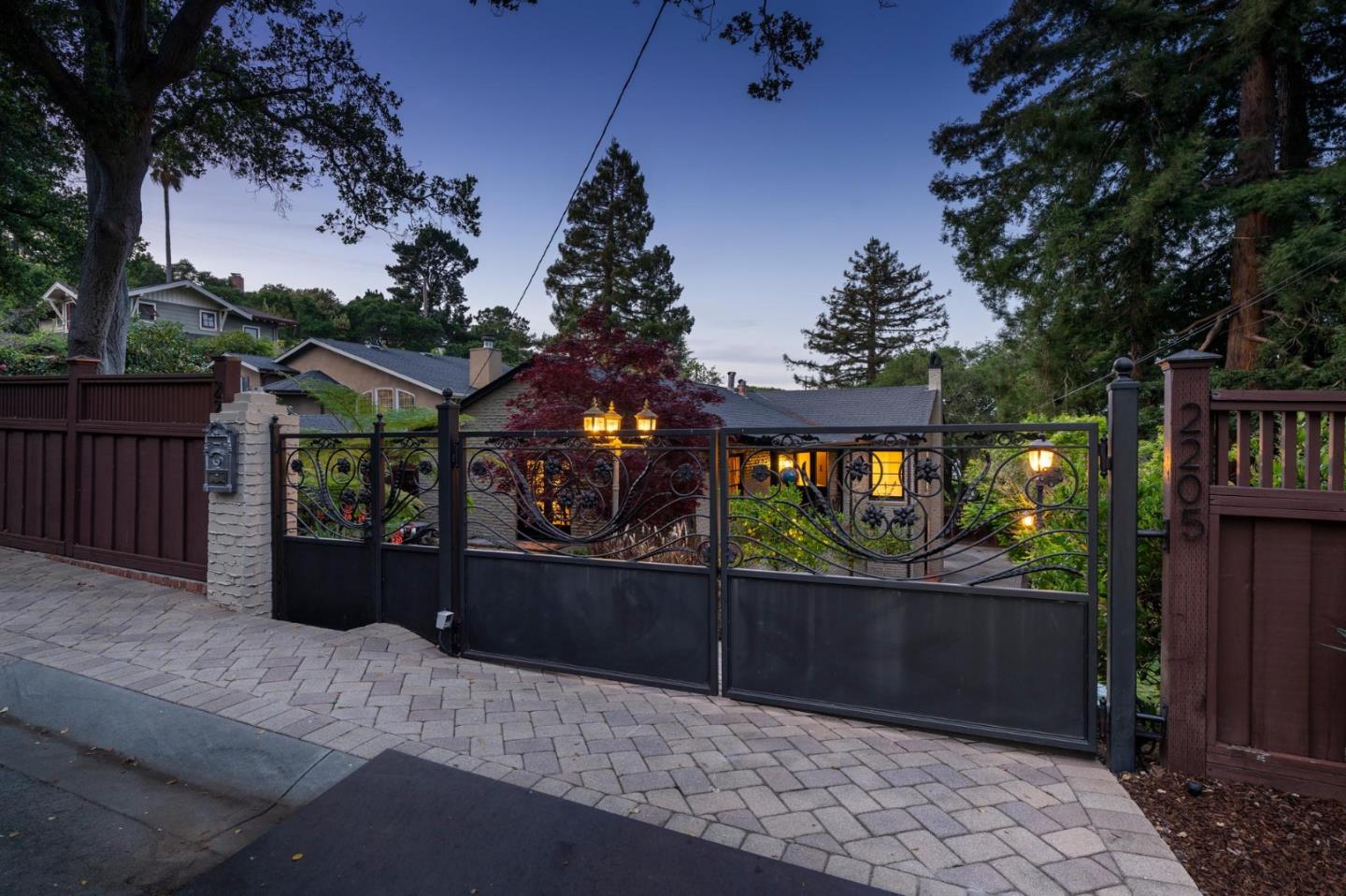 Detail Gallery Image 2 of 53 For 2205 &2207 Semeria Ave, Belmont,  CA 94002 - 4 Beds | 2/1 Baths