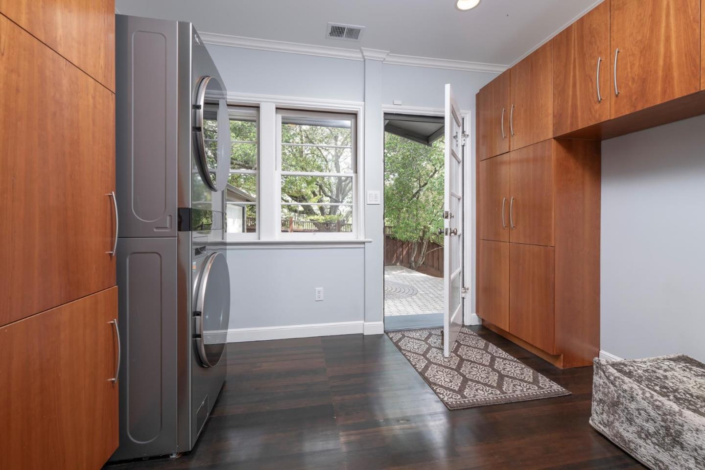 Detail Gallery Image 25 of 53 For 2205 &2207 Semeria Ave, Belmont,  CA 94002 - 4 Beds | 2/1 Baths