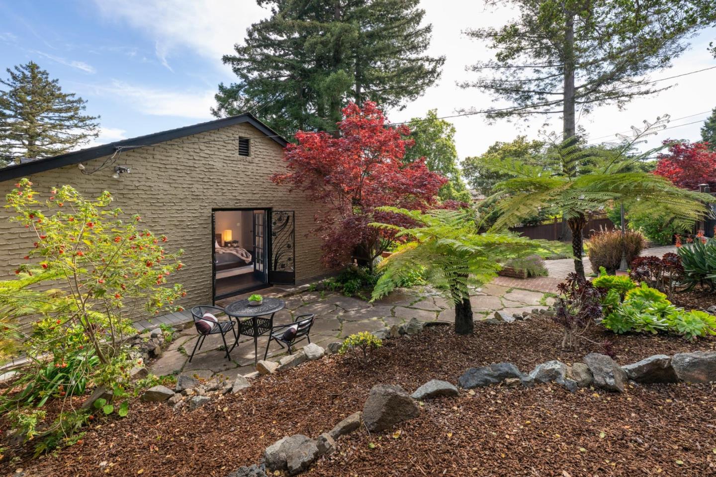 Detail Gallery Image 31 of 53 For 2205 &2207 Semeria Ave, Belmont,  CA 94002 - 4 Beds | 2/1 Baths