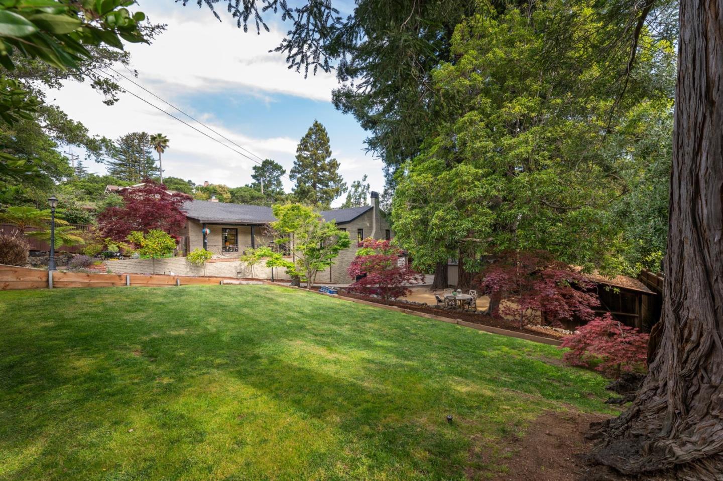 Detail Gallery Image 34 of 53 For 2205 &2207 Semeria Ave, Belmont,  CA 94002 - 4 Beds | 2/1 Baths