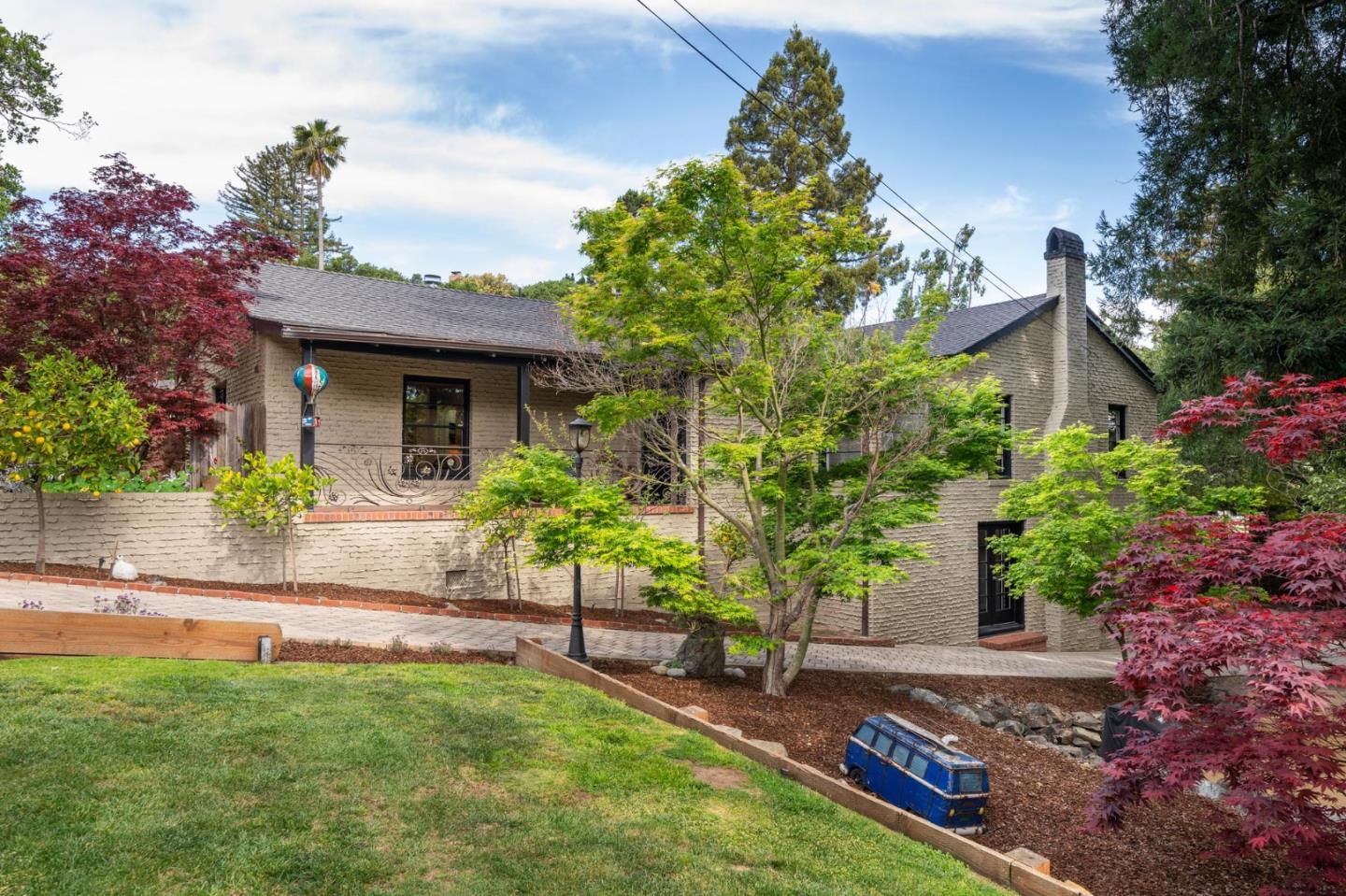 Detail Gallery Image 35 of 53 For 2205 &2207 Semeria Ave, Belmont,  CA 94002 - 4 Beds | 2/1 Baths