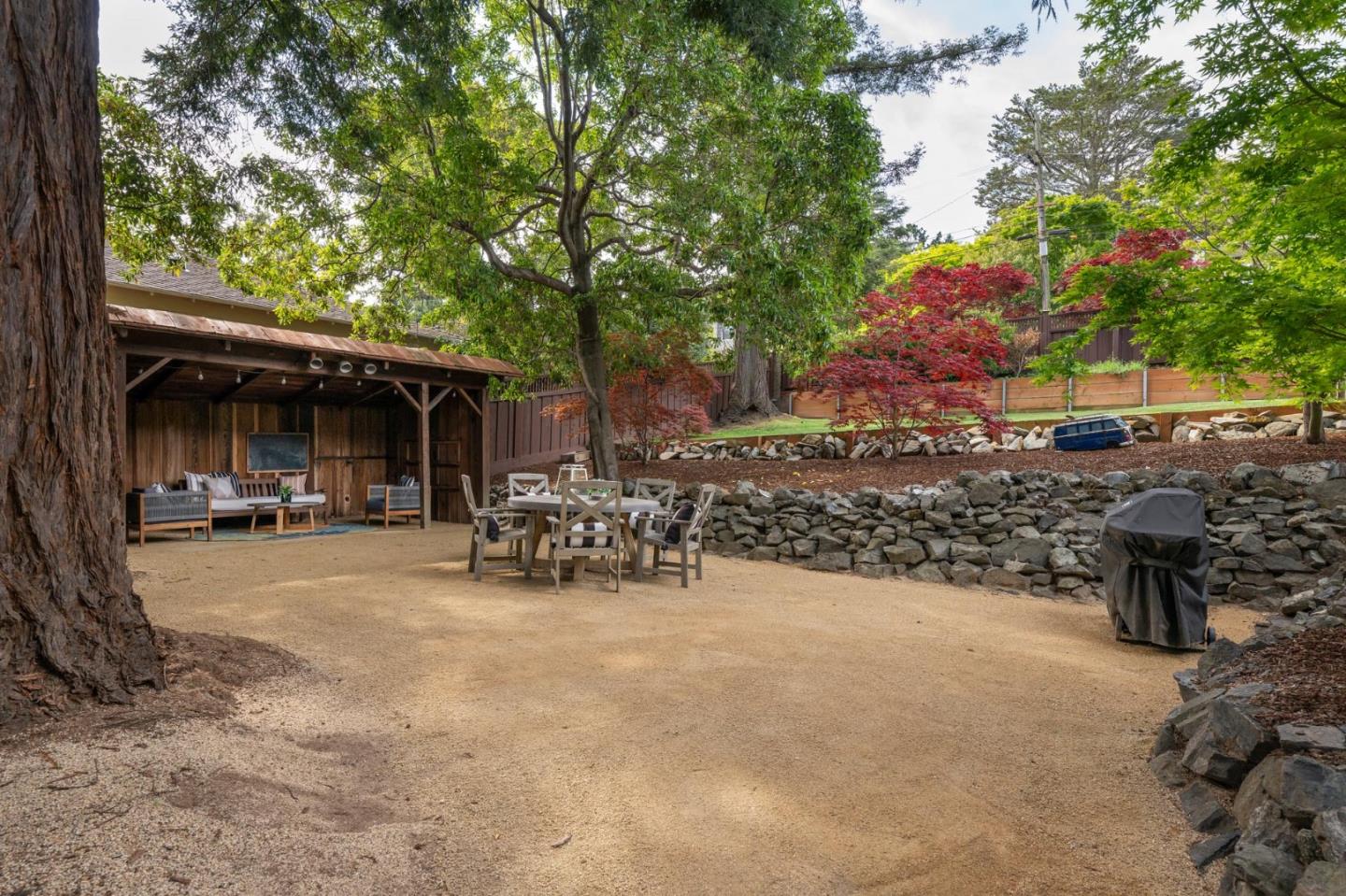 Detail Gallery Image 37 of 53 For 2205 &2207 Semeria Ave, Belmont,  CA 94002 - 4 Beds | 2/1 Baths