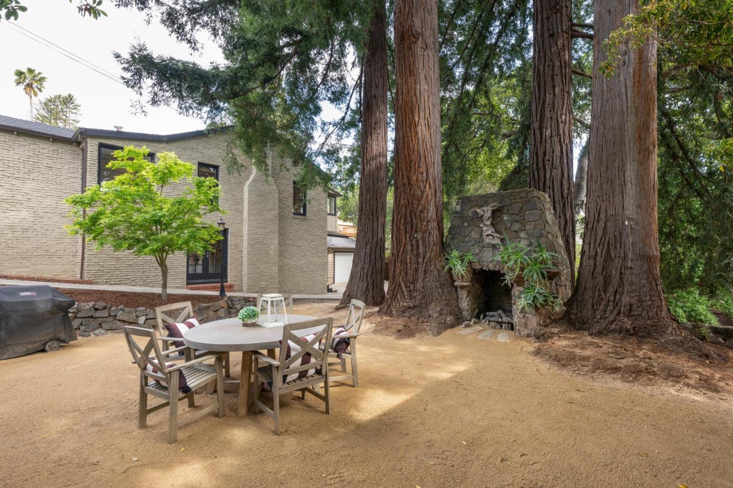 Detail Gallery Image 38 of 53 For 2205 &2207 Semeria Ave, Belmont,  CA 94002 - 4 Beds | 2/1 Baths
