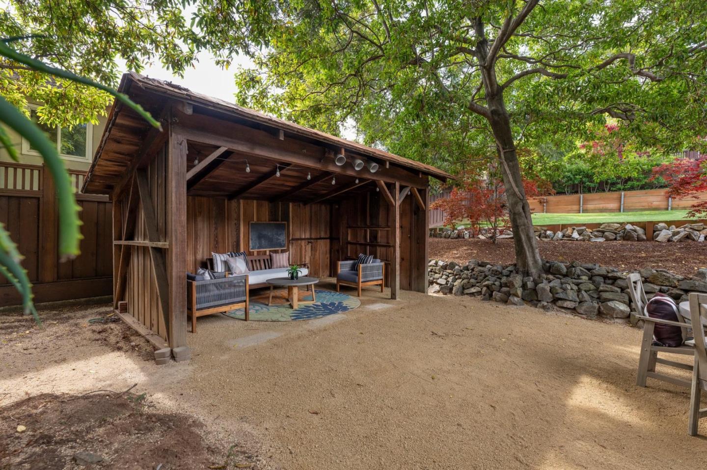 Detail Gallery Image 39 of 53 For 2205 &2207 Semeria Ave, Belmont,  CA 94002 - 4 Beds | 2/1 Baths