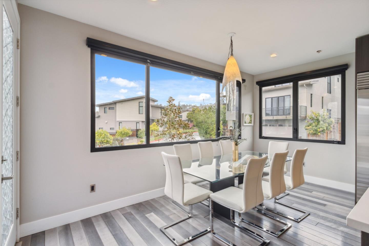 Detail Gallery Image 11 of 42 For 80 Gateway Ct, San Carlos,  CA 94070 - 3 Beds | 3/1 Baths