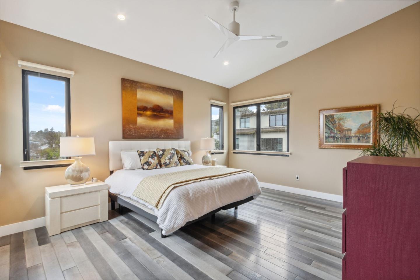 Detail Gallery Image 16 of 42 For 80 Gateway Ct, San Carlos,  CA 94070 - 3 Beds | 3/1 Baths