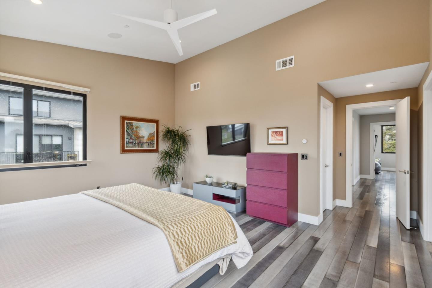 Detail Gallery Image 17 of 42 For 80 Gateway Ct, San Carlos,  CA 94070 - 3 Beds | 3/1 Baths