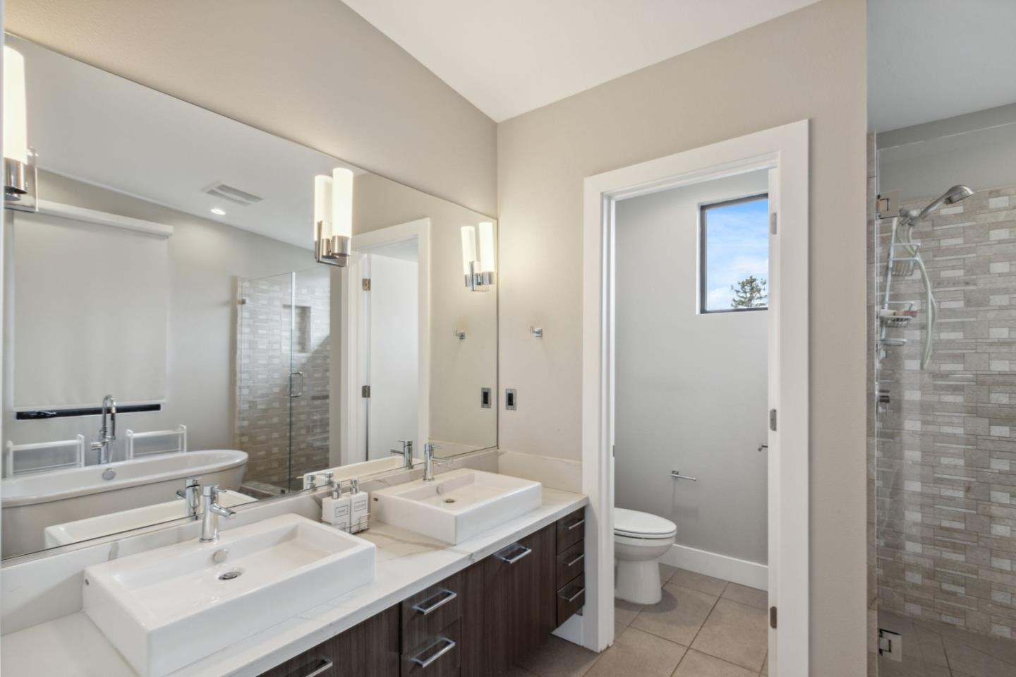 Detail Gallery Image 18 of 42 For 80 Gateway Ct, San Carlos,  CA 94070 - 3 Beds | 3/1 Baths
