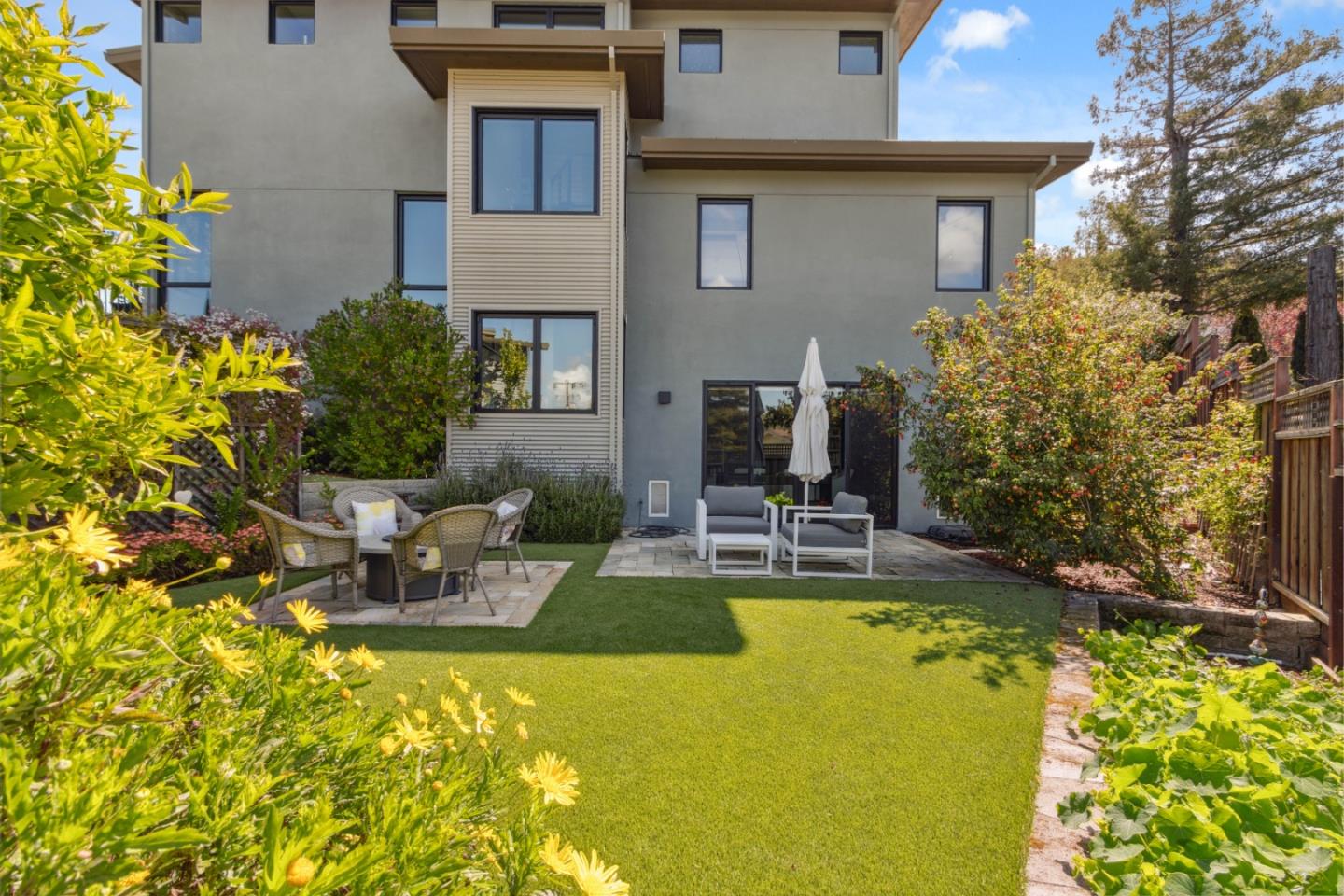 Detail Gallery Image 28 of 42 For 80 Gateway Ct, San Carlos,  CA 94070 - 3 Beds | 3/1 Baths