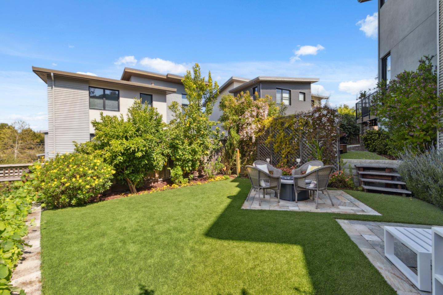 Detail Gallery Image 29 of 42 For 80 Gateway Ct, San Carlos,  CA 94070 - 3 Beds | 3/1 Baths
