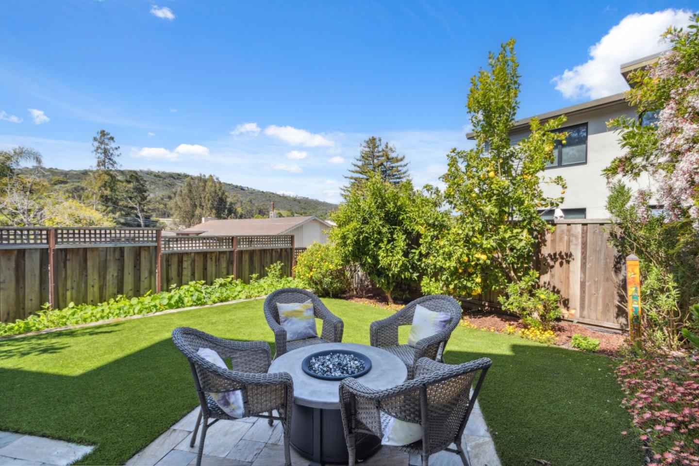 Detail Gallery Image 30 of 42 For 80 Gateway Ct, San Carlos,  CA 94070 - 3 Beds | 3/1 Baths