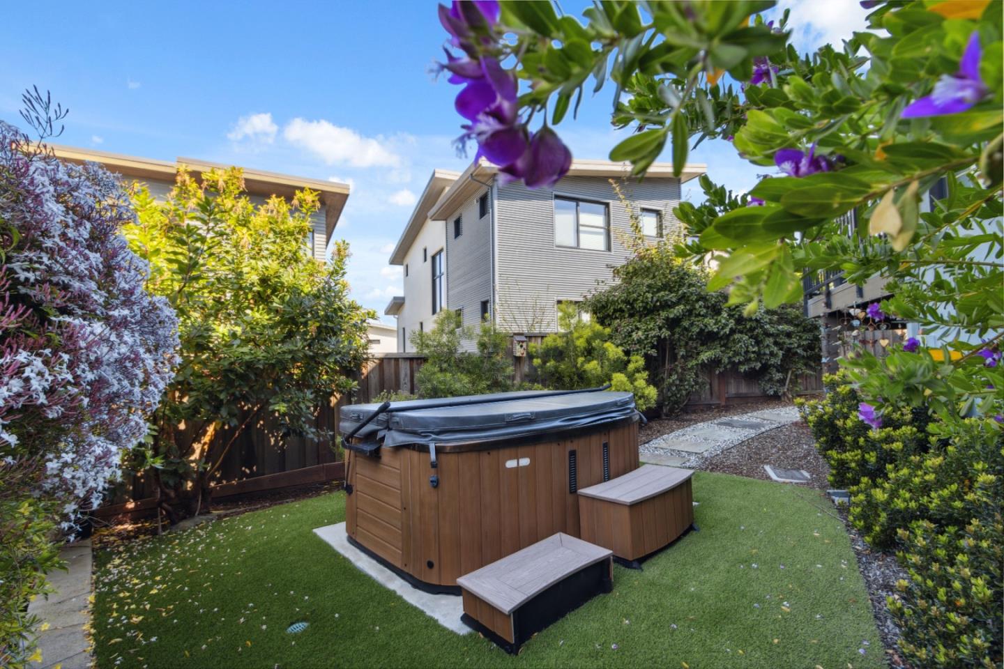 Detail Gallery Image 32 of 42 For 80 Gateway Ct, San Carlos,  CA 94070 - 3 Beds | 3/1 Baths