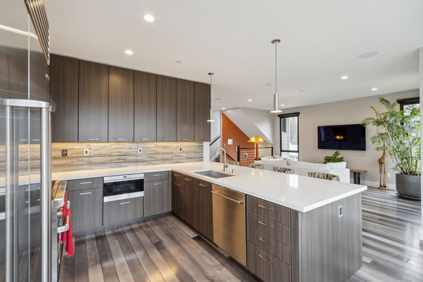 Detail Gallery Image 8 of 42 For 80 Gateway Ct, San Carlos,  CA 94070 - 3 Beds | 3/1 Baths