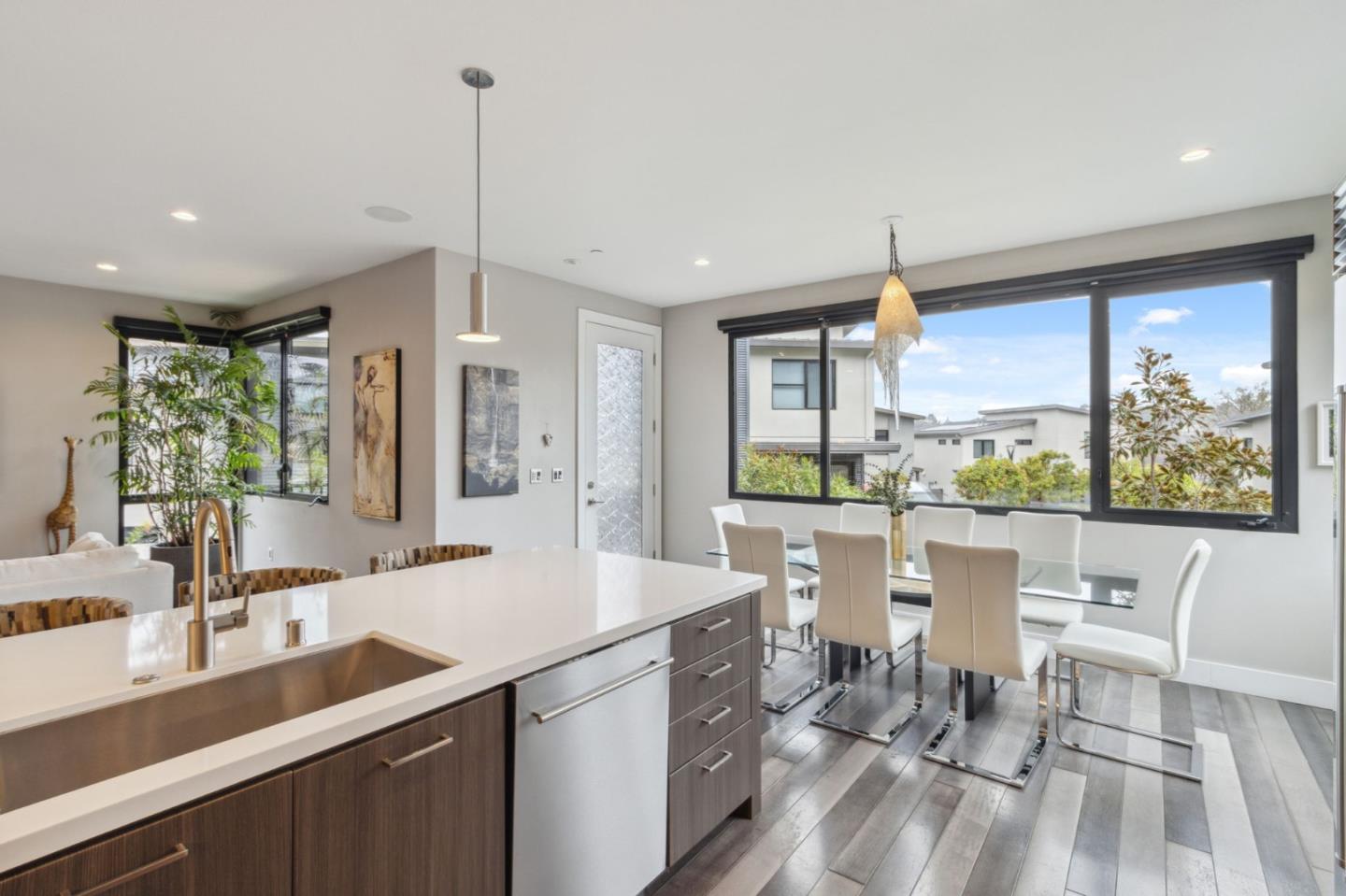Detail Gallery Image 9 of 42 For 80 Gateway Ct, San Carlos,  CA 94070 - 3 Beds | 3/1 Baths