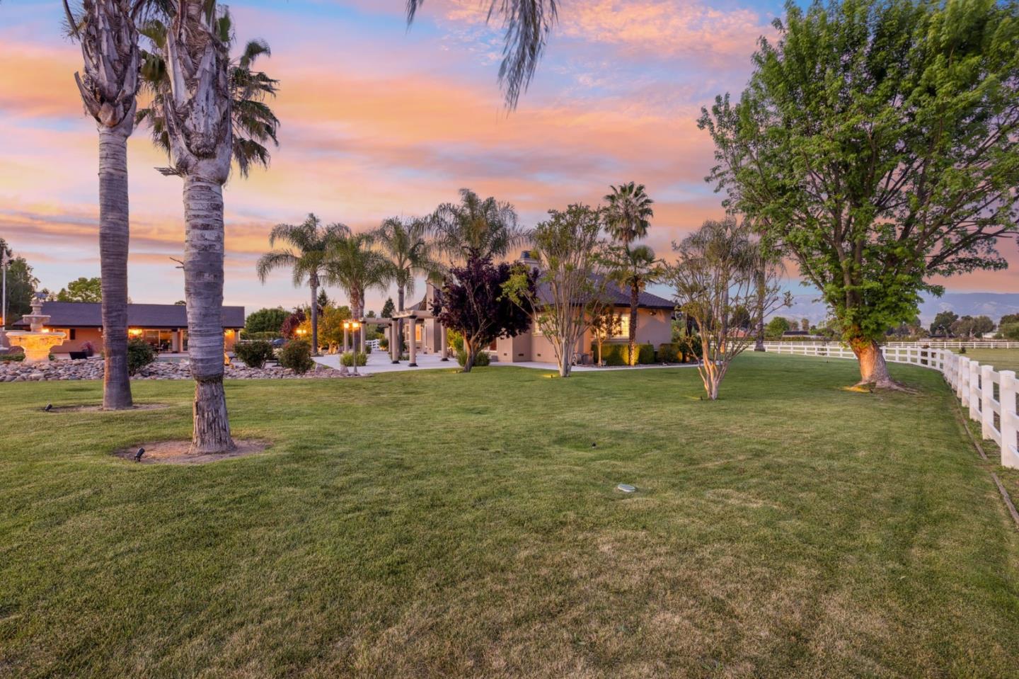 Detail Gallery Image 10 of 48 For 12755 Santa Teresa Blvd, San Martin,  CA 95046 - 5 Beds | 4 Baths