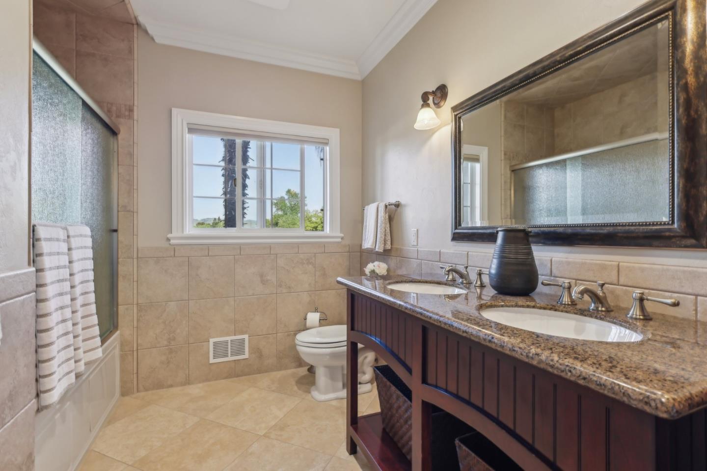 Detail Gallery Image 33 of 48 For 12755 Santa Teresa Blvd, San Martin,  CA 95046 - 5 Beds | 4 Baths