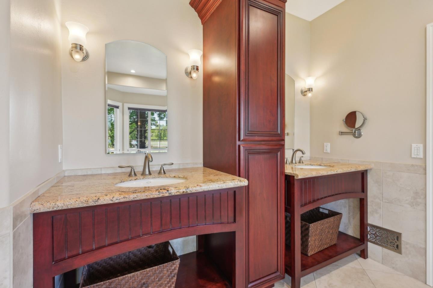 Detail Gallery Image 39 of 48 For 12755 Santa Teresa Blvd, San Martin,  CA 95046 - 5 Beds | 4 Baths