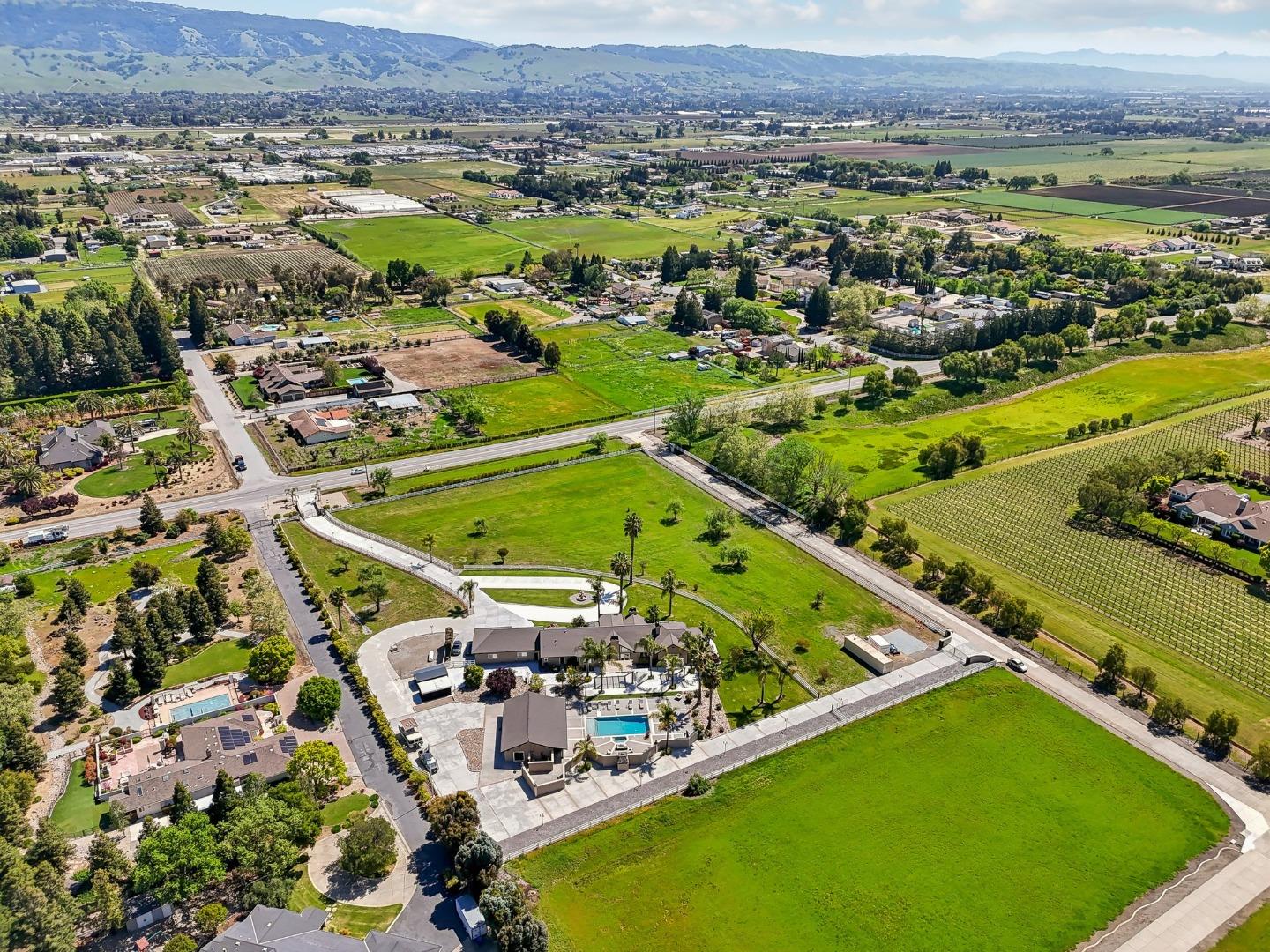 Detail Gallery Image 44 of 48 For 12755 Santa Teresa Blvd, San Martin,  CA 95046 - 5 Beds | 4 Baths