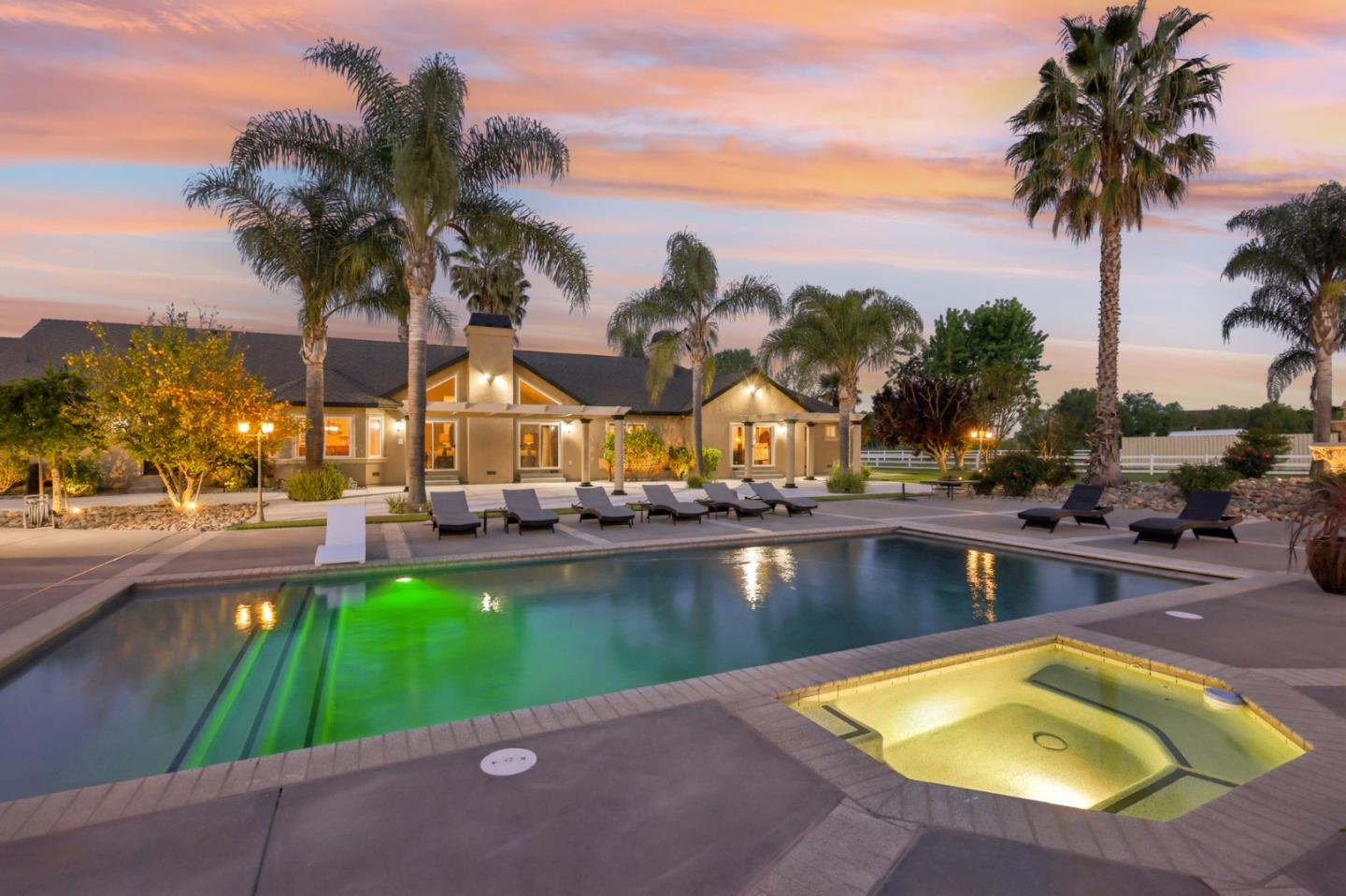 Detail Gallery Image 8 of 48 For 12755 Santa Teresa Blvd, San Martin,  CA 95046 - 5 Beds | 4 Baths