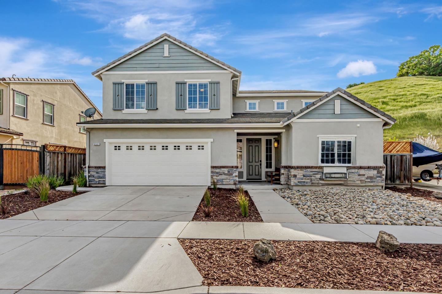 Detail Gallery Image 2 of 88 For 9561 Rancho Hills Dr, Gilroy,  CA 95020 - 5 Beds | 3 Baths
