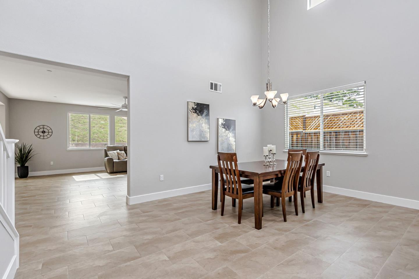 Detail Gallery Image 24 of 88 For 9561 Rancho Hills Dr, Gilroy,  CA 95020 - 5 Beds | 3 Baths