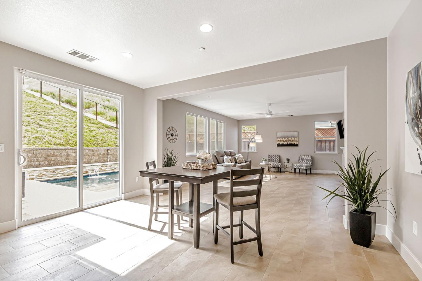 Detail Gallery Image 30 of 88 For 9561 Rancho Hills Dr, Gilroy,  CA 95020 - 5 Beds | 3 Baths
