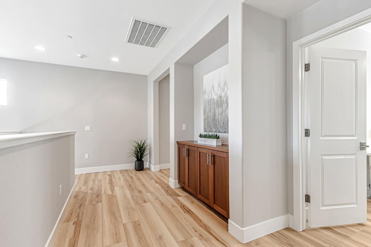 Detail Gallery Image 36 of 88 For 9561 Rancho Hills Dr, Gilroy,  CA 95020 - 5 Beds | 3 Baths