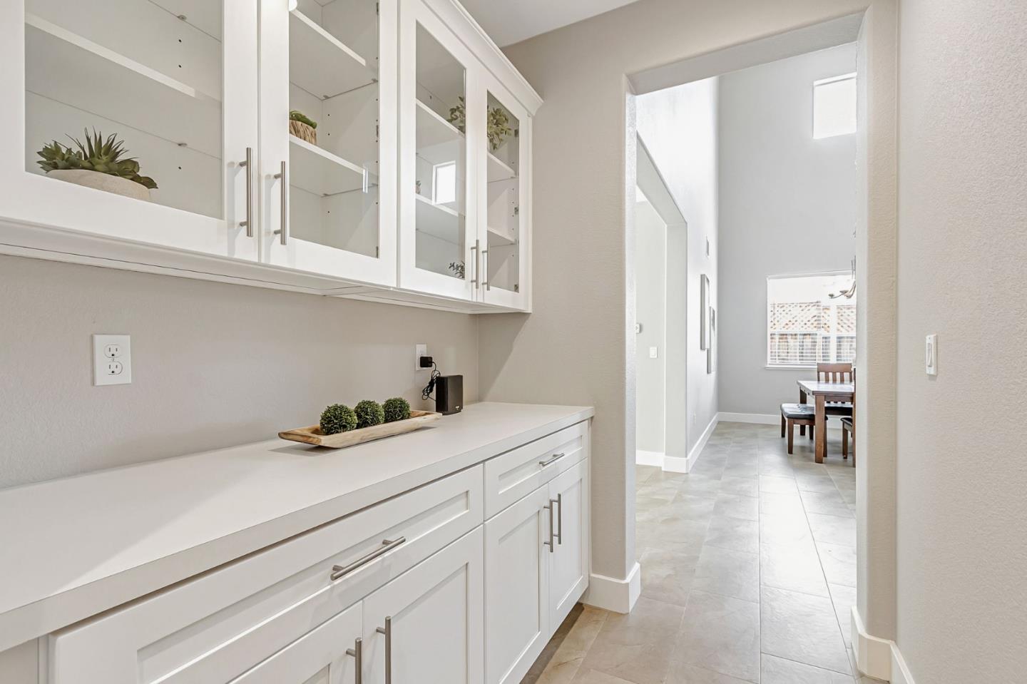 Detail Gallery Image 37 of 88 For 9561 Rancho Hills Dr, Gilroy,  CA 95020 - 5 Beds | 3 Baths
