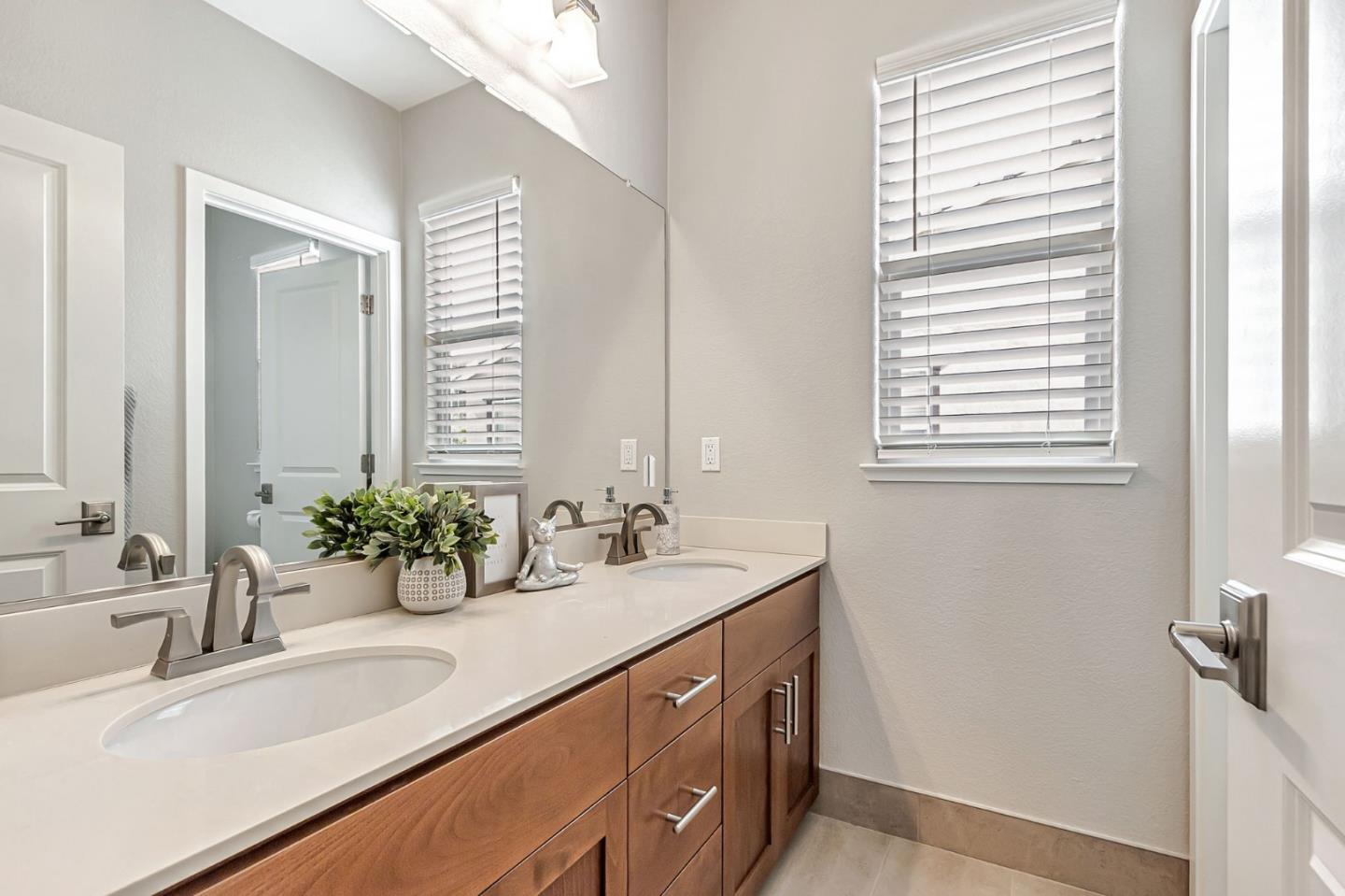 Detail Gallery Image 53 of 88 For 9561 Rancho Hills Dr, Gilroy,  CA 95020 - 5 Beds | 3 Baths