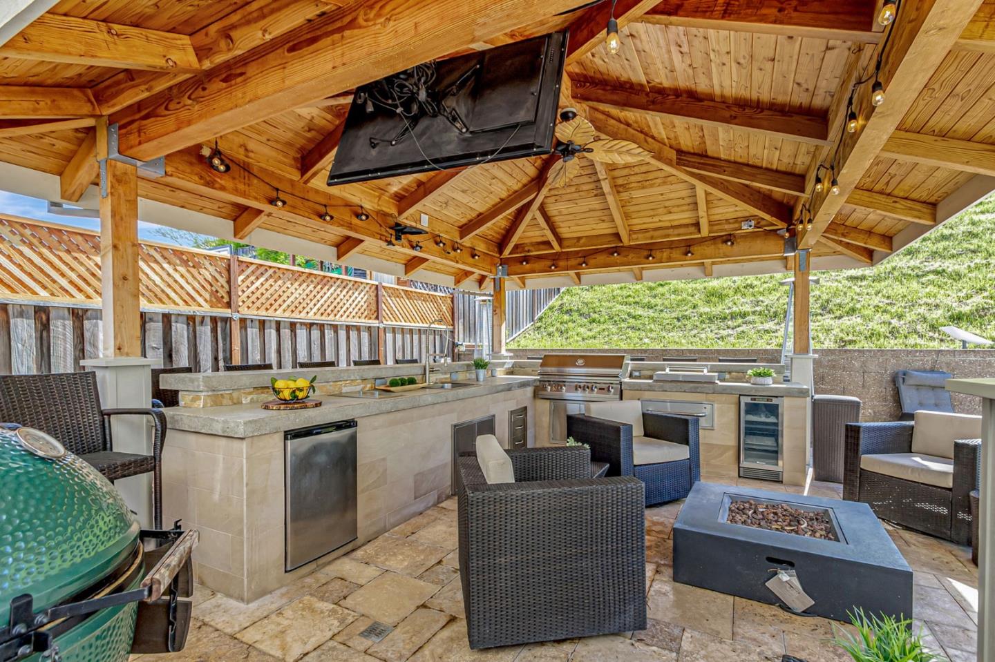 Detail Gallery Image 59 of 88 For 9561 Rancho Hills Dr, Gilroy,  CA 95020 - 5 Beds | 3 Baths