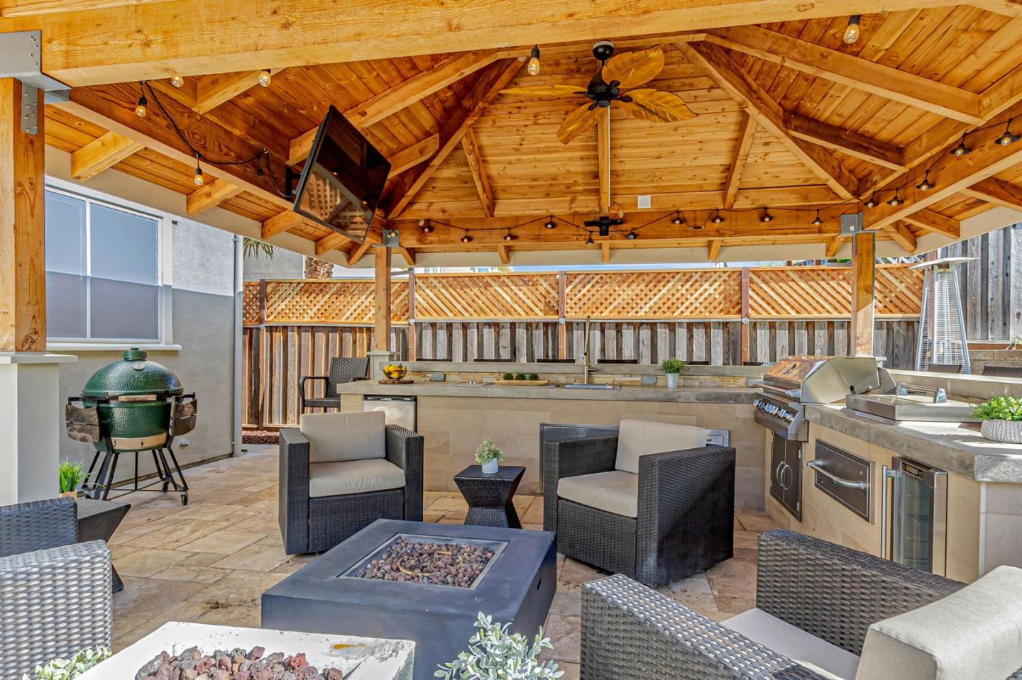 Detail Gallery Image 61 of 88 For 9561 Rancho Hills Dr, Gilroy,  CA 95020 - 5 Beds | 3 Baths